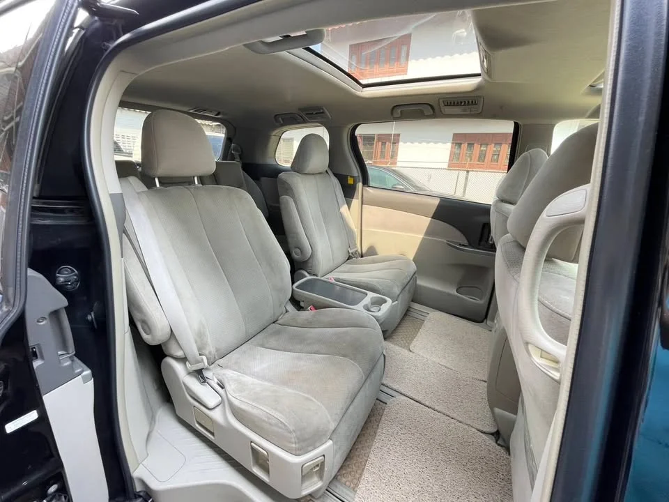 2008 Toyota Estima III 2
