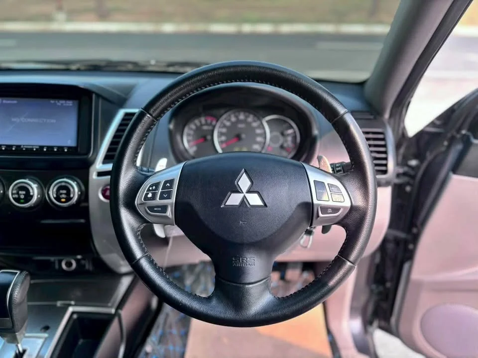 2012 Mitsubishi Pajero Sport II 2
