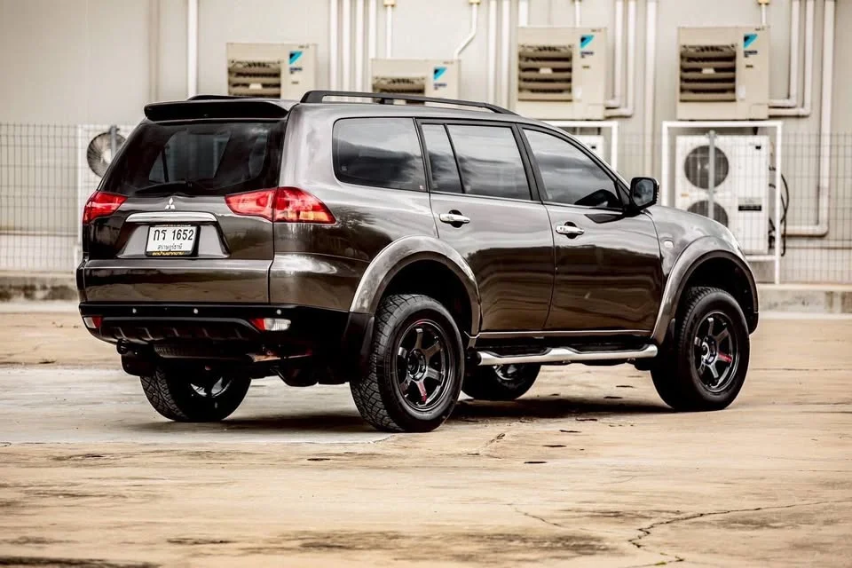 2011 Mitsubishi Pajero Sport II 2