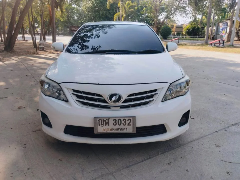 2011 Toyota Corolla Altis X (E140) 3