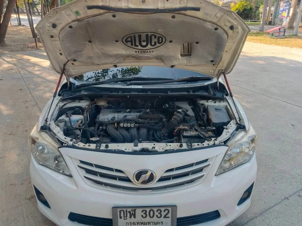 2011 Toyota Corolla Altis X (E140) 2