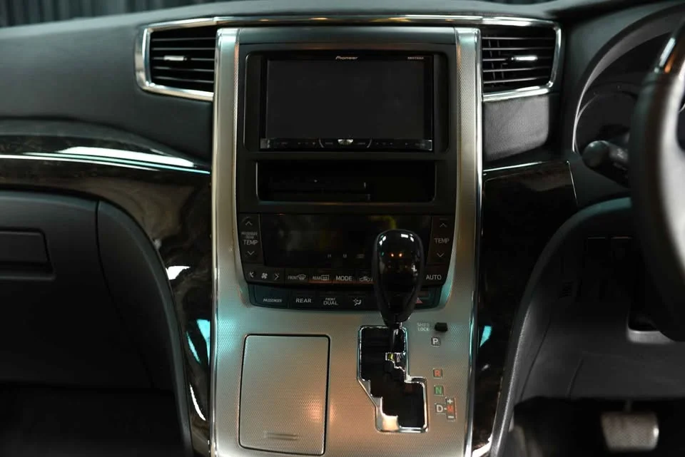 2014 Toyota Alphard, Vellfire II (AH20) 3
