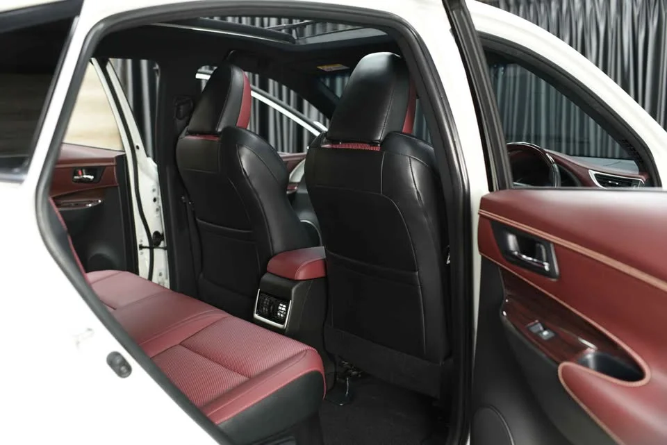 2014 Toyota Harrier III 3