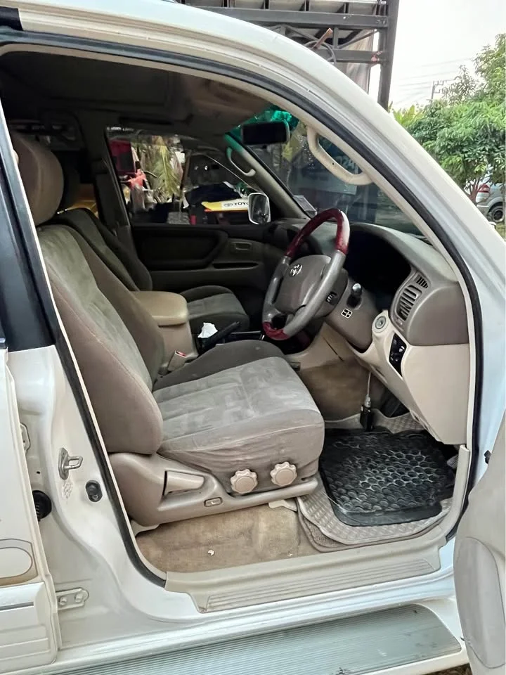 2002 Toyota Land Cruiser J100 3