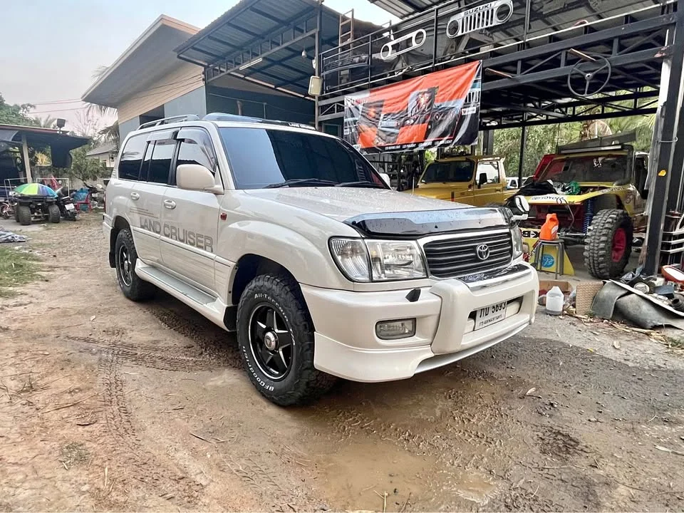 2002 Toyota Land Cruiser J100 2