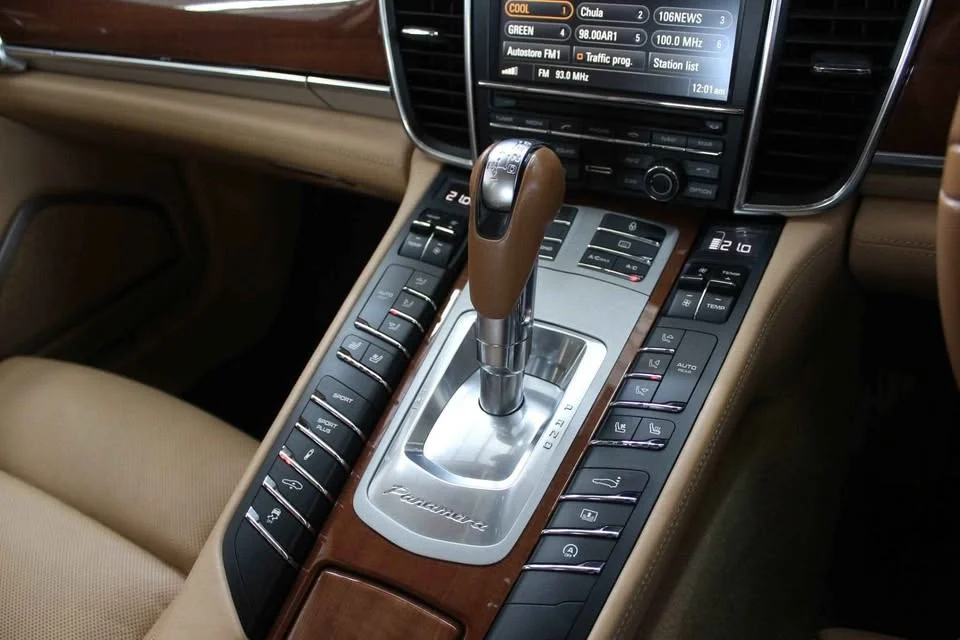 2012 Porsche Panamera II 2