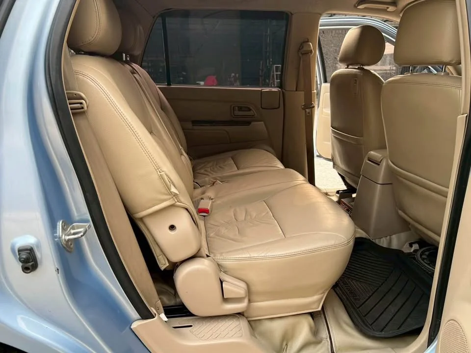 2006 Isuzu MU-7 2