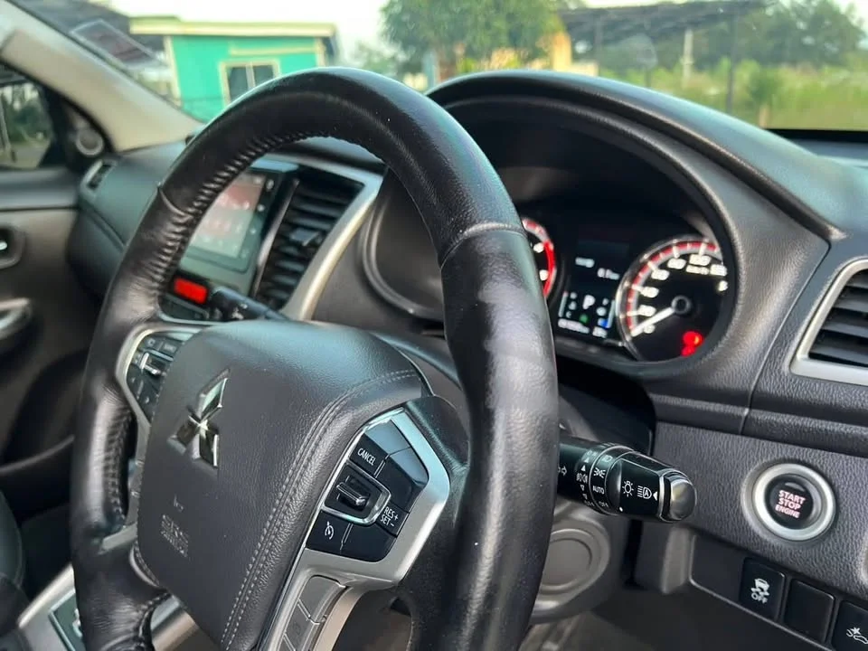 2022 Mitsubishi Triton V 3