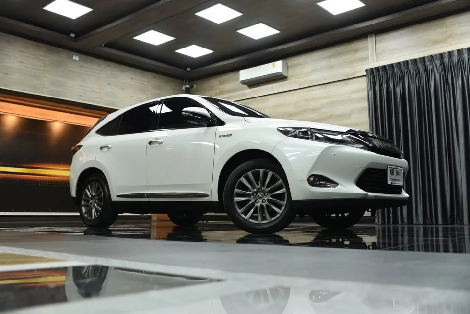 2014 Toyota Harrier III 2