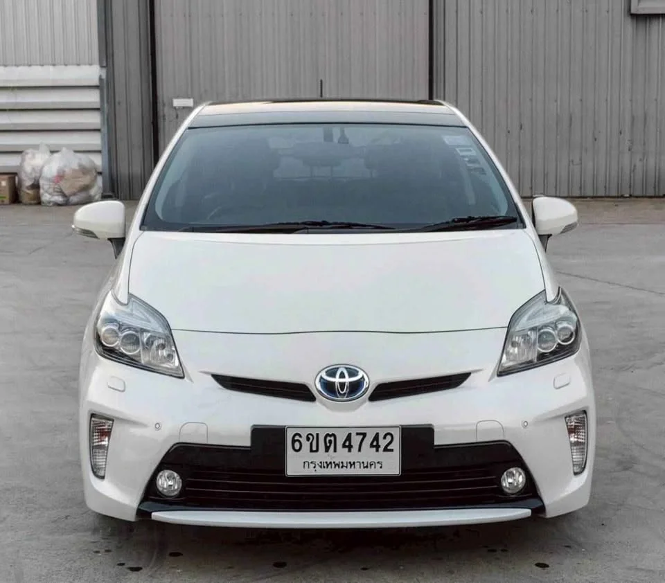 2012 Toyota Prius III 3