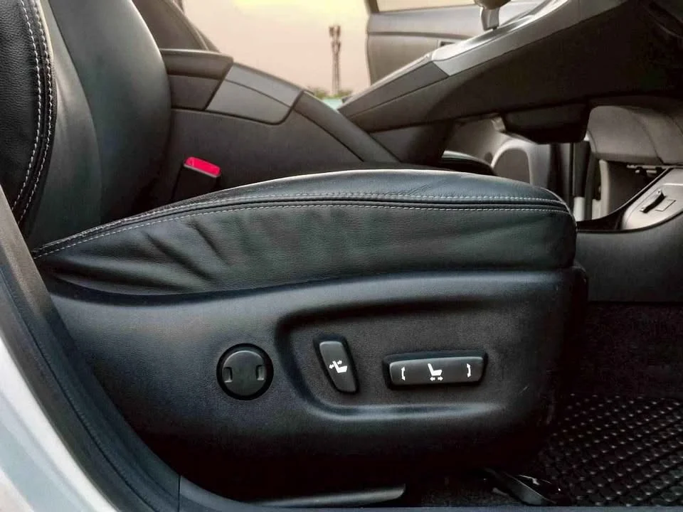 2012 Toyota Prius III 2