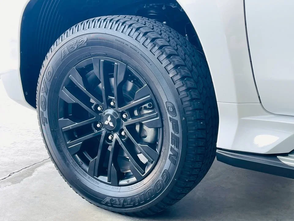2022 Mitsubishi Pajero Sport III 3