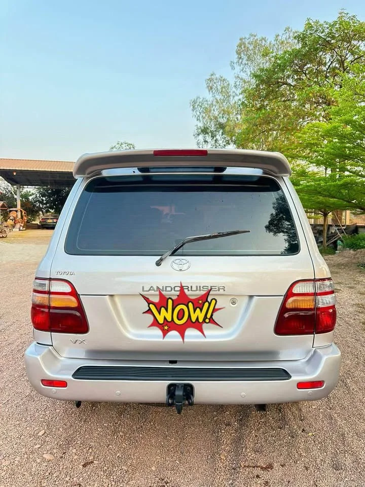 2002 Toyota Land Cruiser J100 2