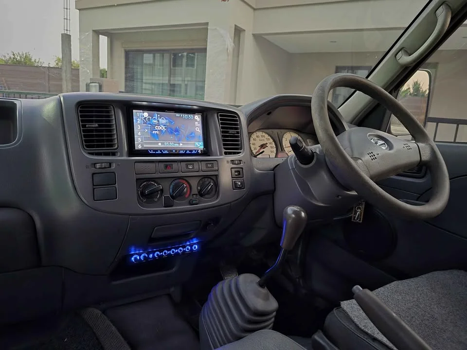 2004 Nissan Urvan V (E25) 2