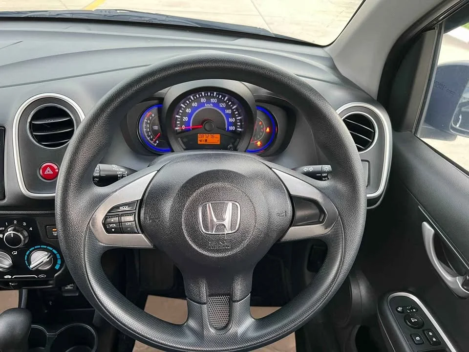 2015 Honda Mobilio II 2