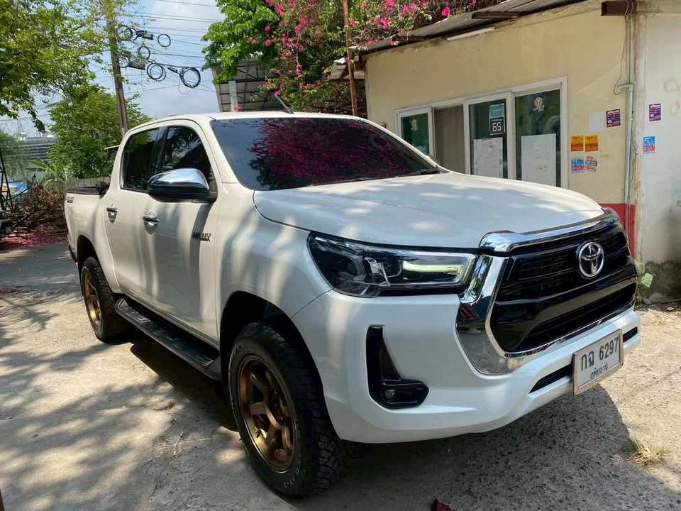 2021 Toyota Hilux VIII 3