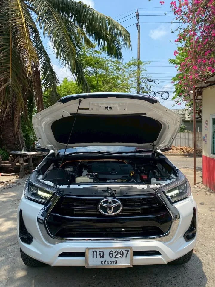 2021 Toyota Hilux VIII 2