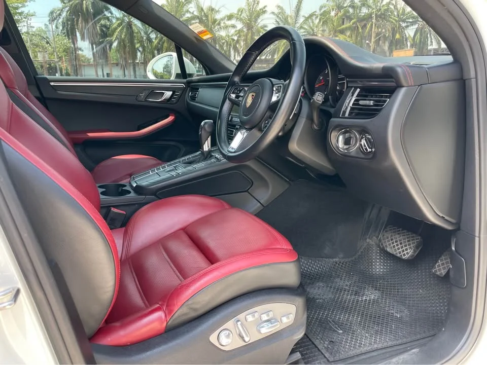 2019 Porsche Macan I 2