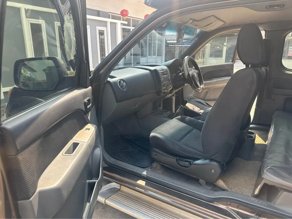2552 Mazda BT-Series I 2
