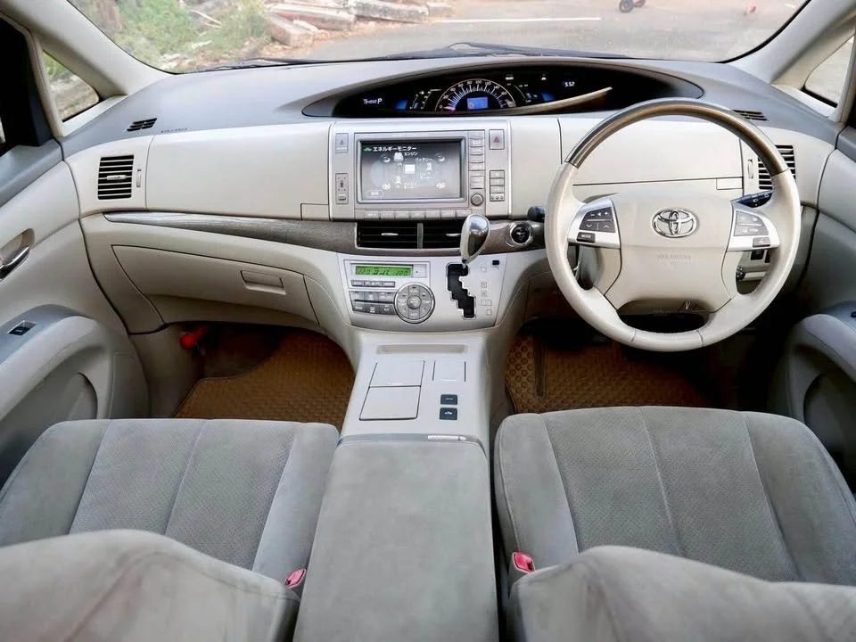 2009 Toyota Estima III 2