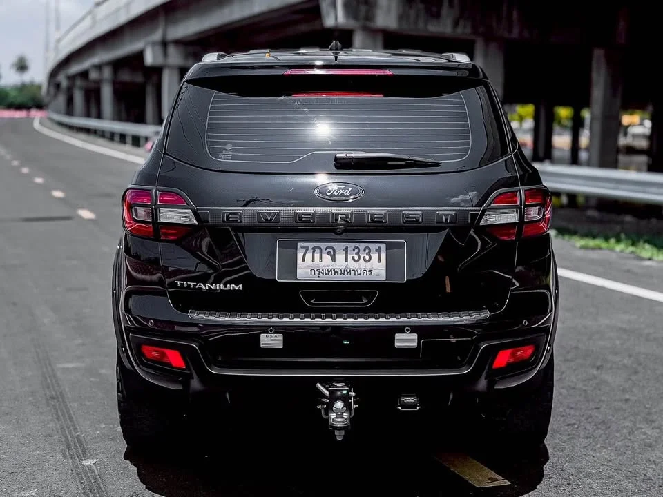 2019 Ford Everest II 2