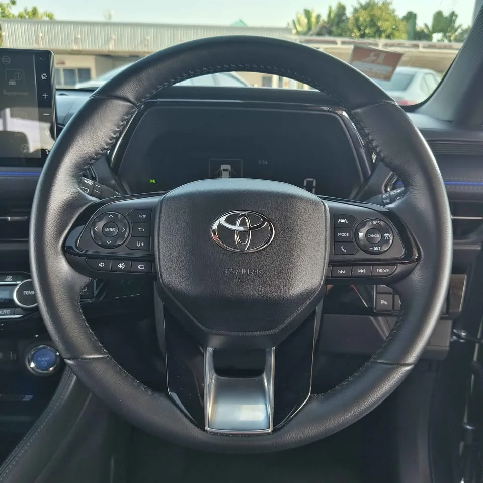 2025 Toyota Yaris Cross AC200 2