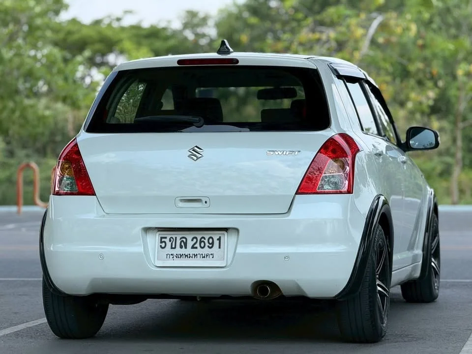 2011 Suzuki Swift I 2