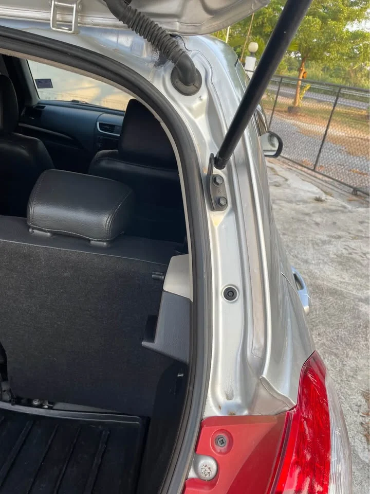 2013 Suzuki Swift II 2