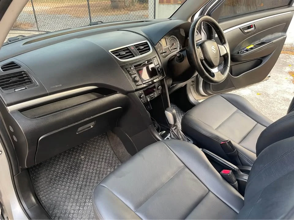 2013 Suzuki Swift II 3