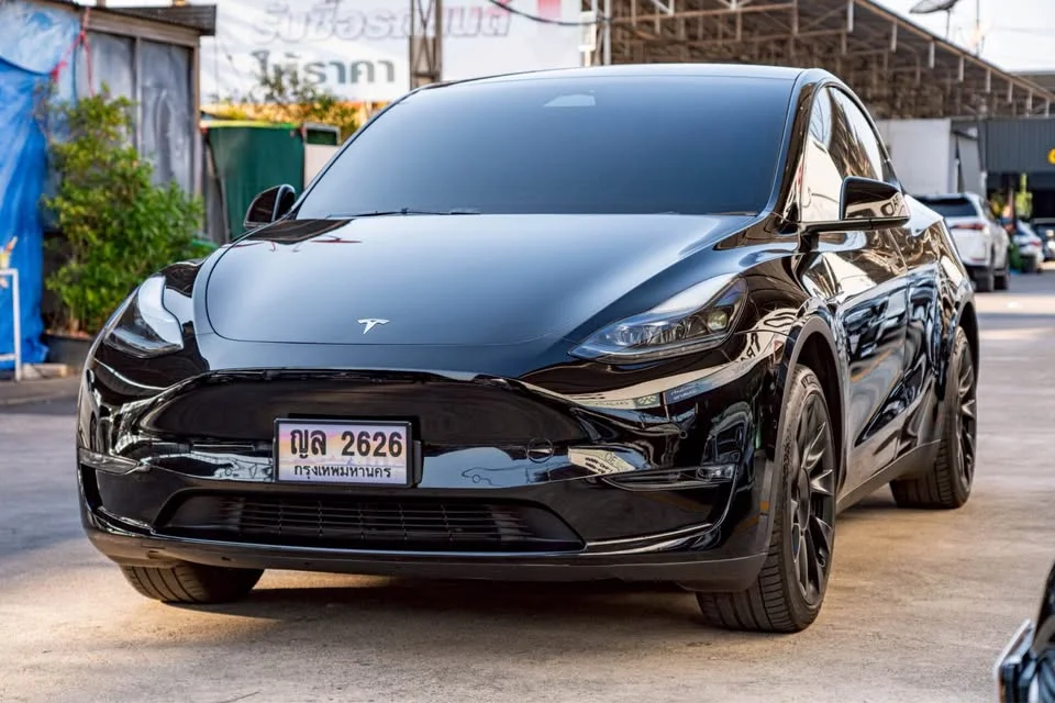 2023 Tesla Model Y 3