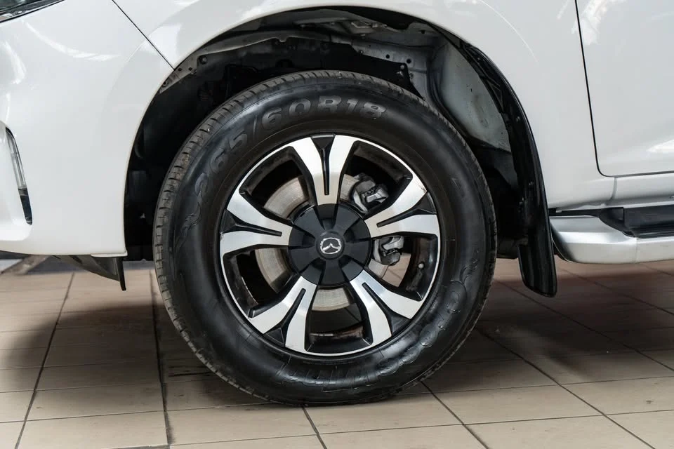 2021 Mazda BT-Series III 2