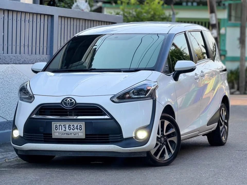 2019 Toyota Sienta II 3