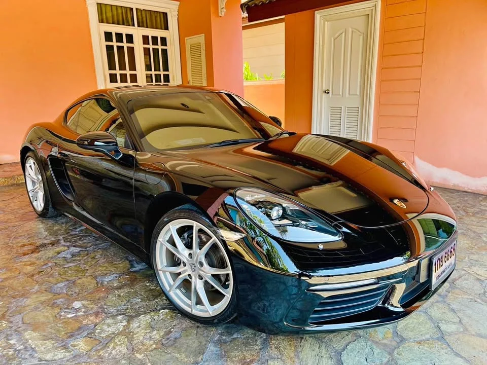 2017 Porsche 718 Boxster and Cayman IV 2