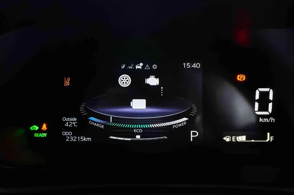 2025 Toyota Yaris Cross AC200 2
