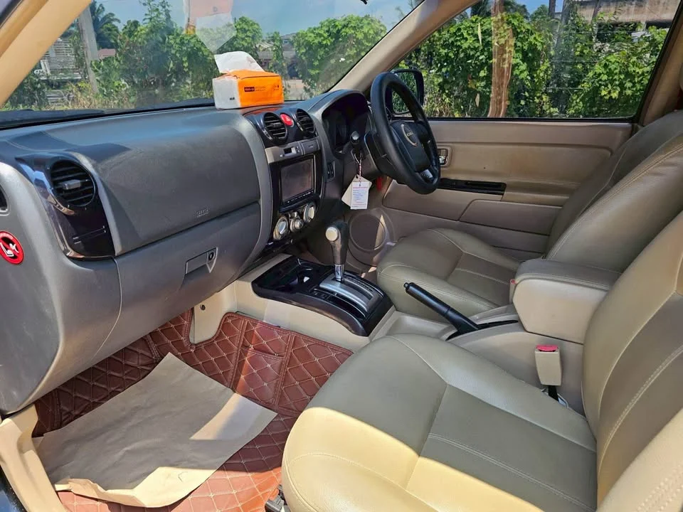 2008 Isuzu MU-7 3