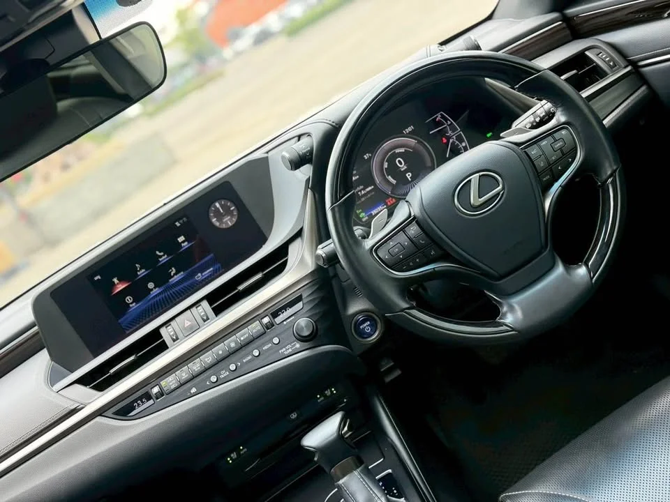 2020 Lexus ES VII 2