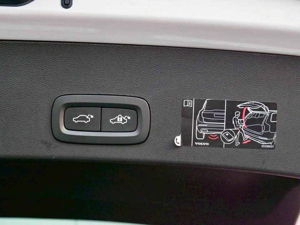 2022 Volvo XC40 3