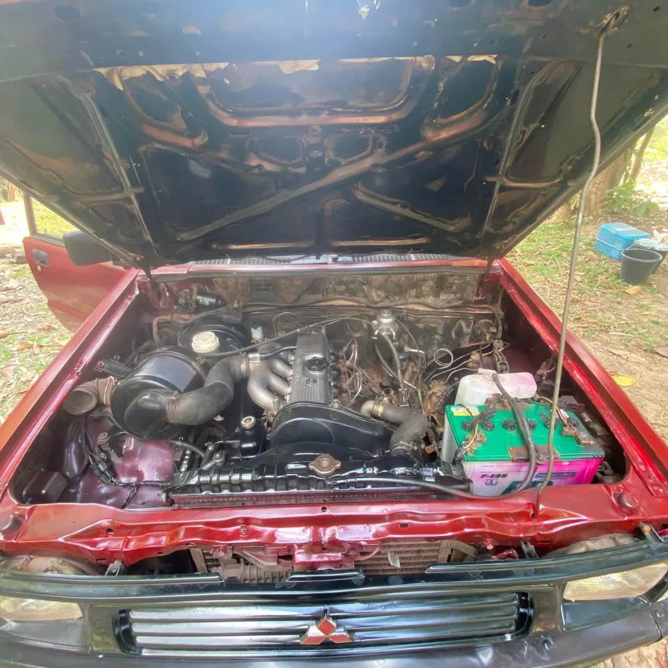 1997 Mitsubishi Triton II 2