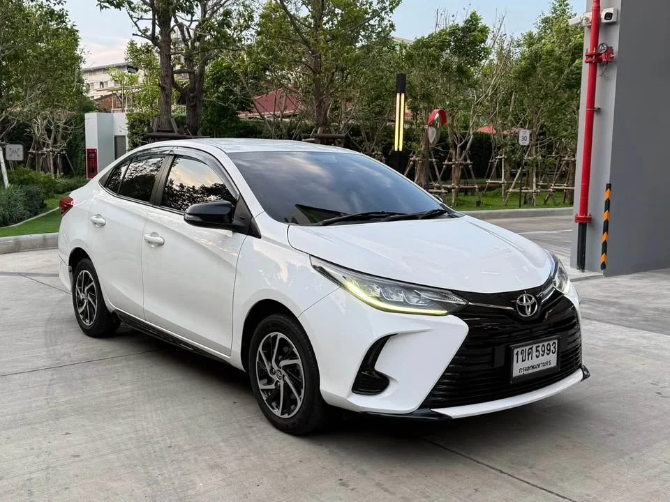 2021 Toyota Yaris ATIV III 3