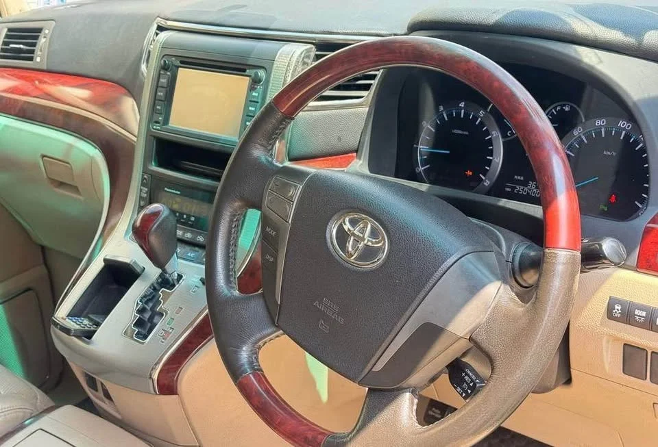 2010 Toyota Alphard, Vellfire II (AH20) 2
