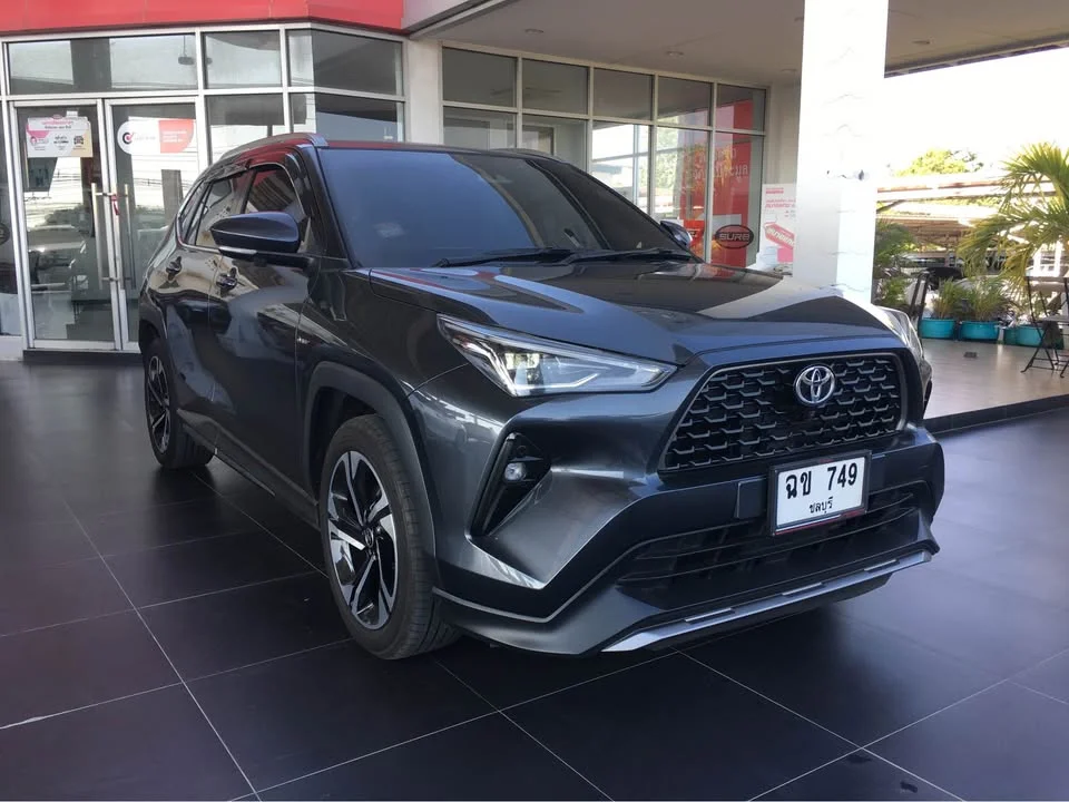 2025 Toyota Yaris Cross AC200 3