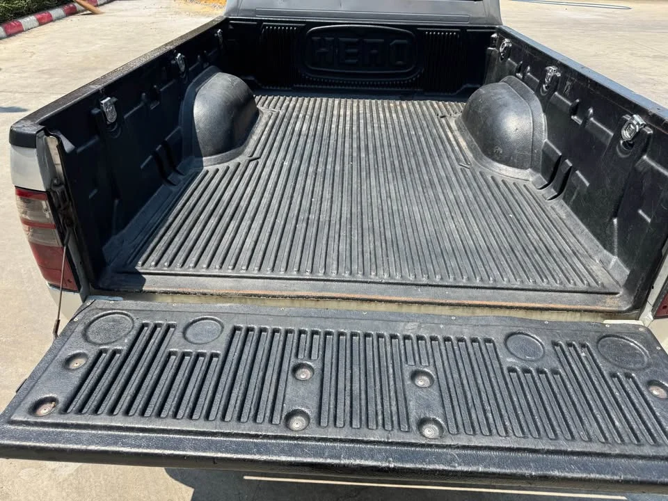 2003 Toyota Hilux Tiger VI 3