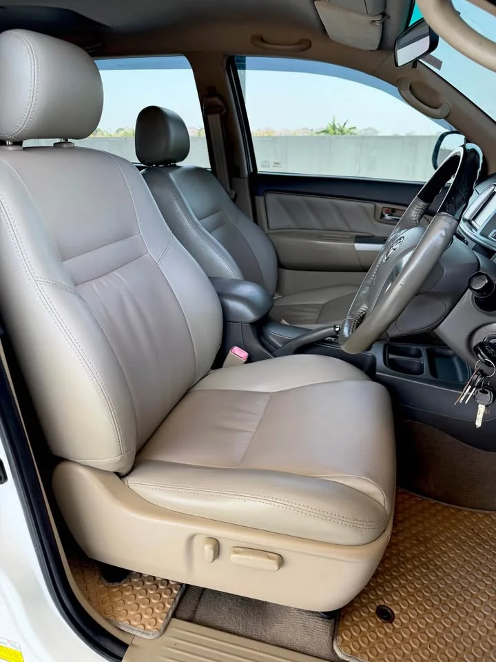 2013 Toyota Fortuner I 3