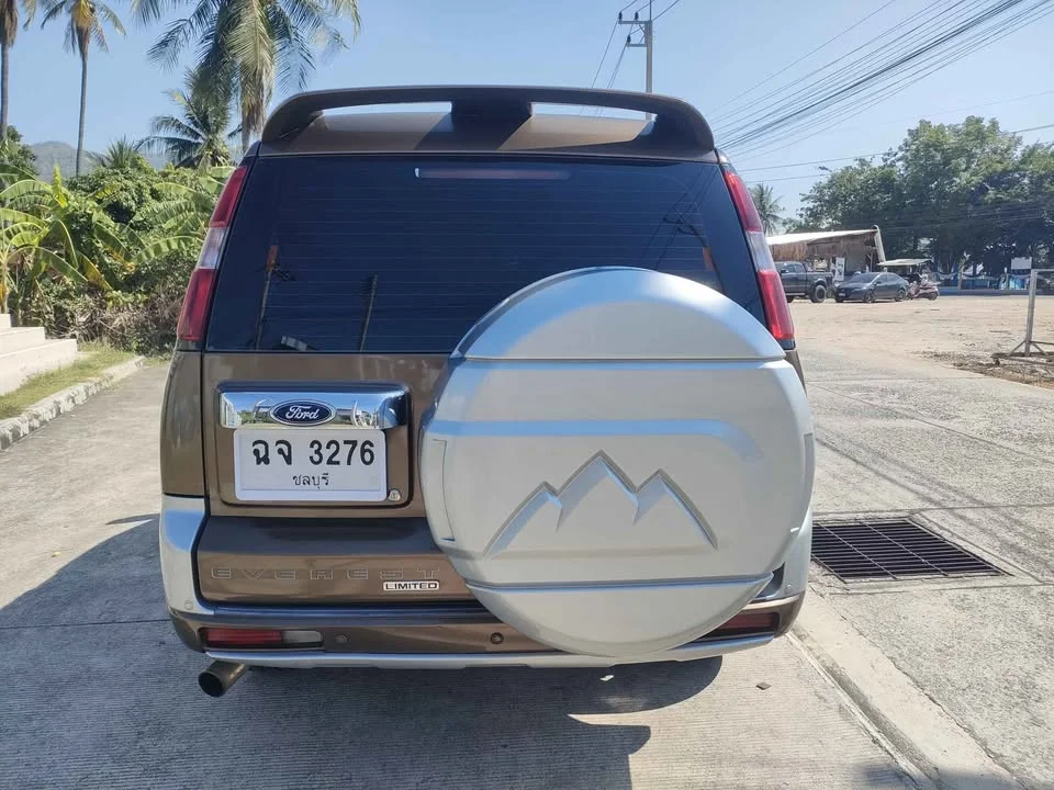 2010 Ford Everest I 3