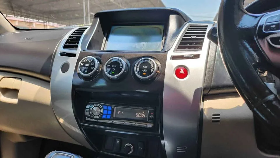 2012 Mitsubishi Pajero Sport II 2