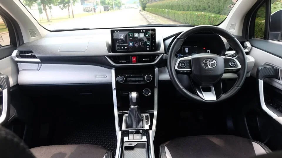 2023 Toyota Veloz III 2