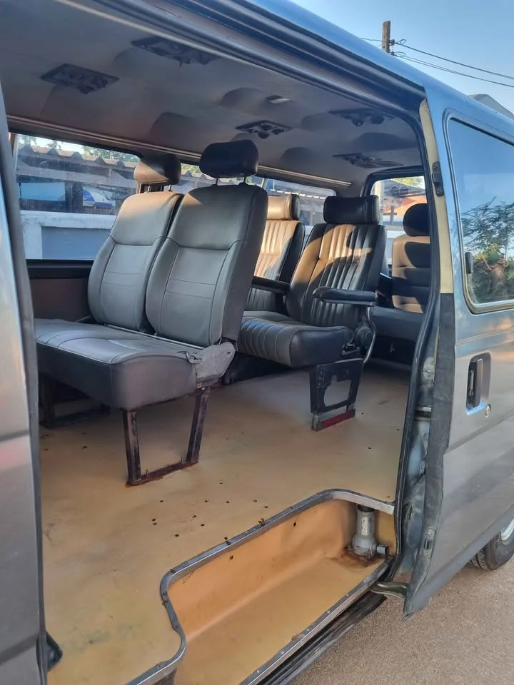1990 Nissan Urvan IV (E24) 3