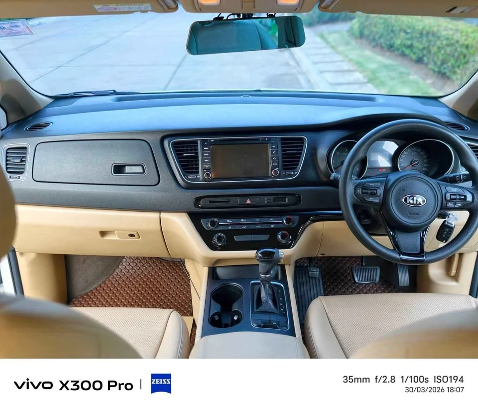 2015 Kia Carnival III 2