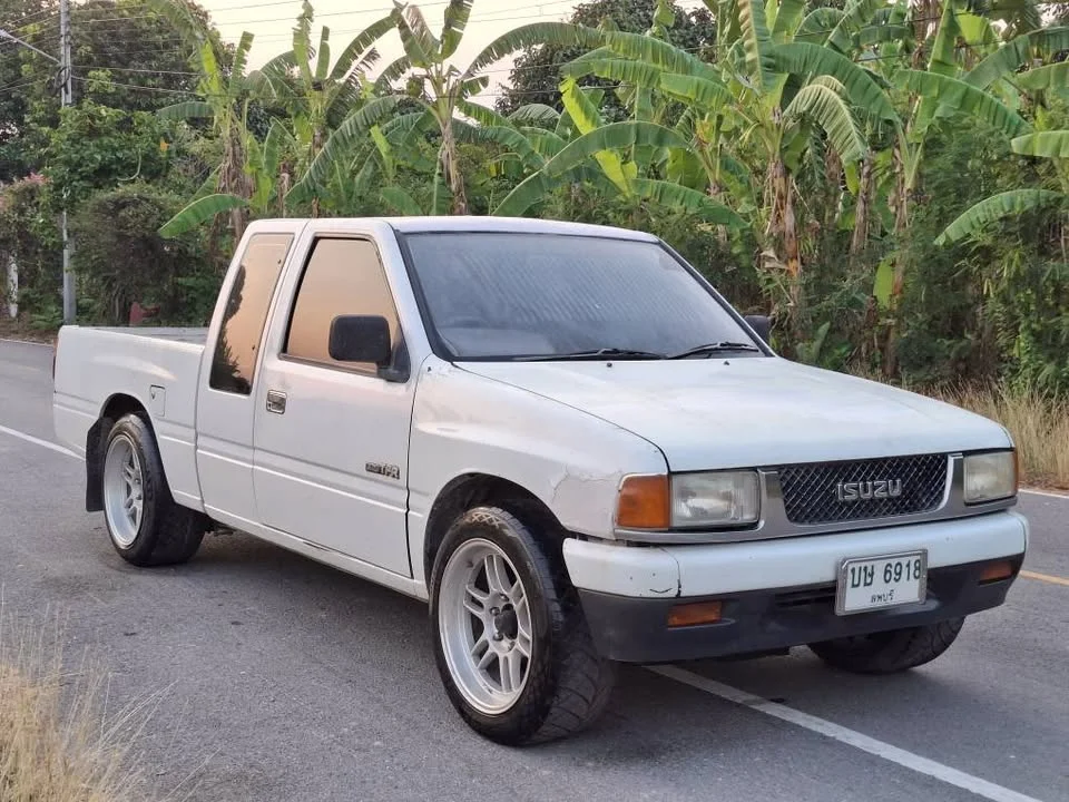 1993 Isuzu TFR III 2