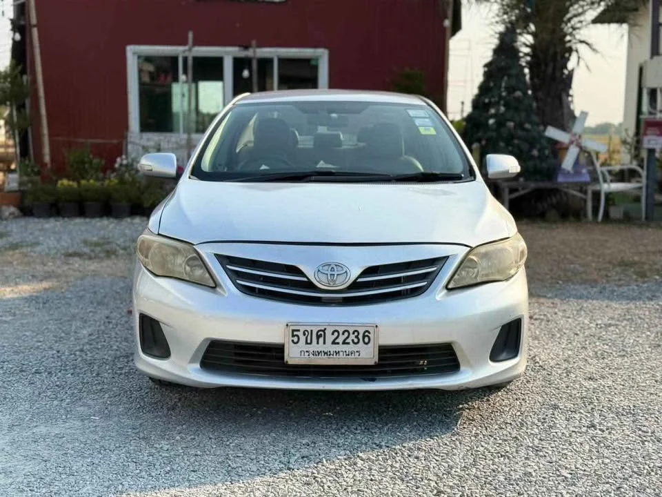 2014 Toyota Corolla Altis X (E140) 2